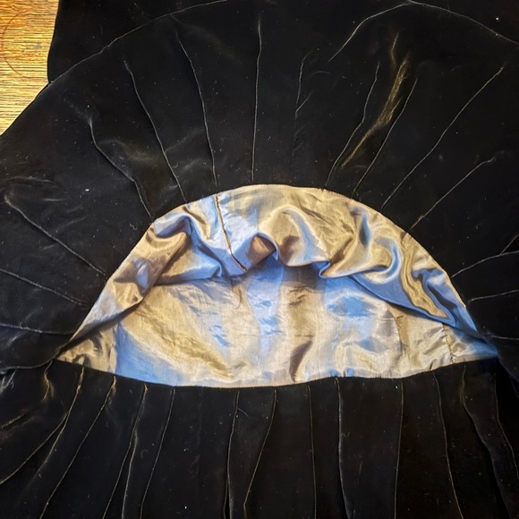 Full black velvet A-line skirt from Halogen size 2 - Picture 6 of 6